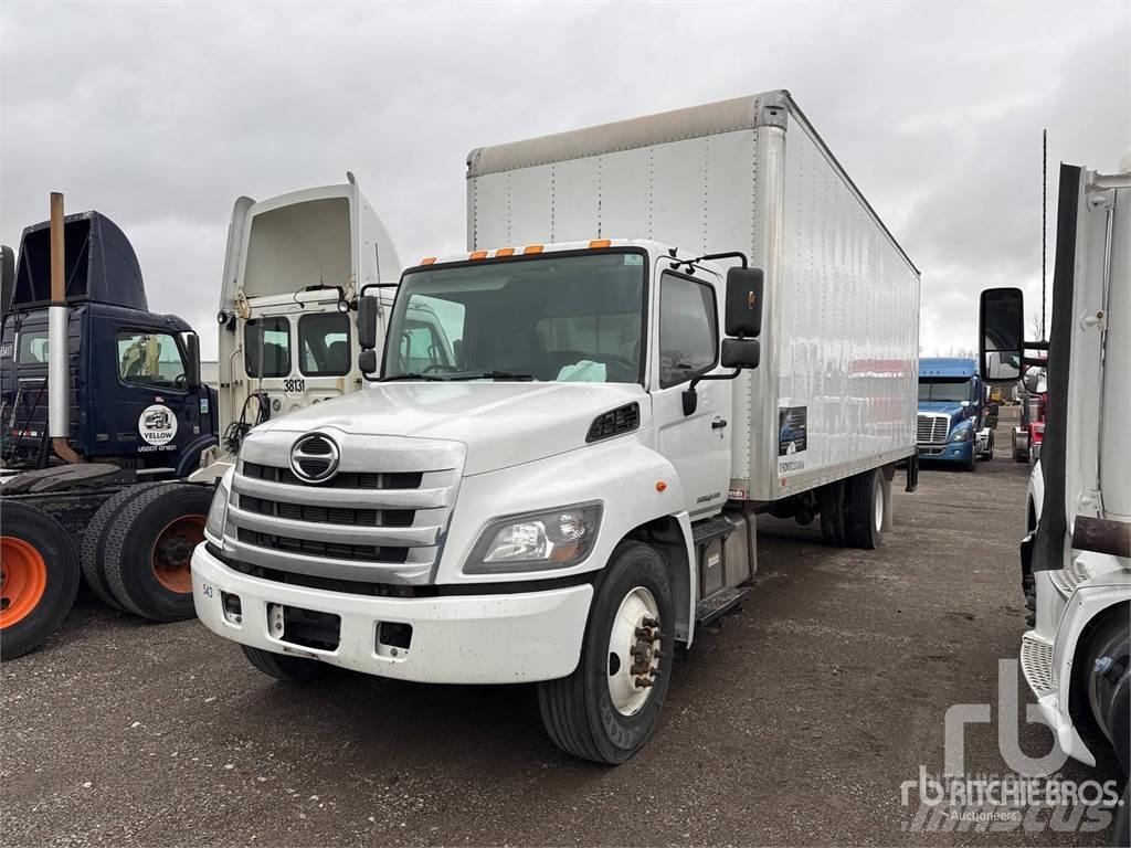 Hino 268 大型面包车