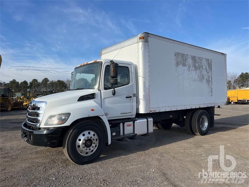 Hino 268 大型面包车