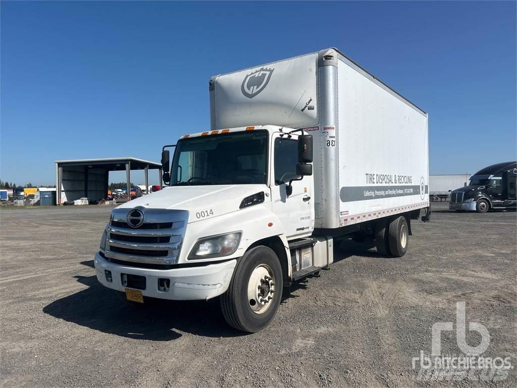 Hino 268 大型面包车