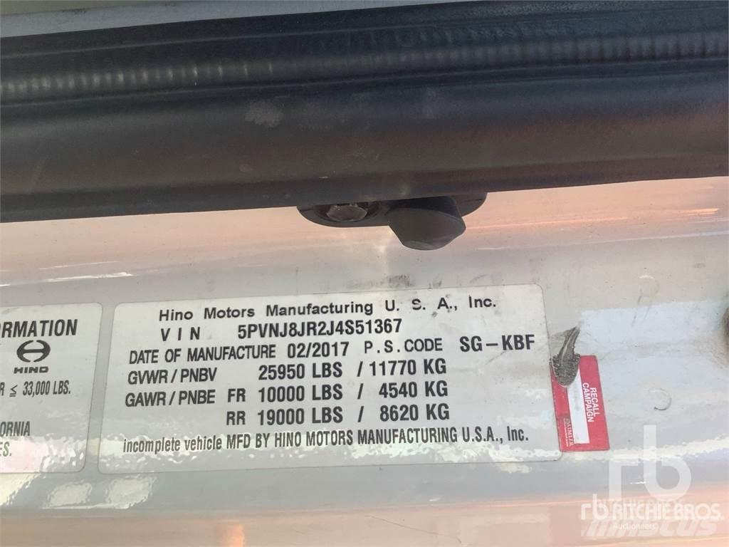 Hino 268 冷藏面包车
