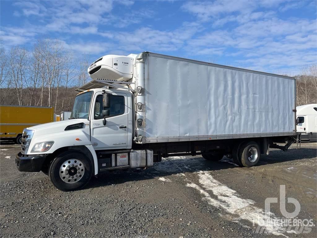 Hino 268 冷藏面包车