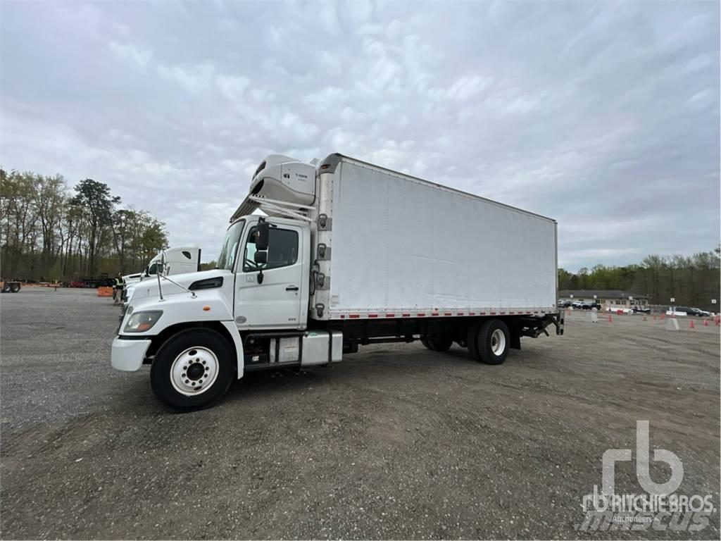 Hino 268 冷藏面包车