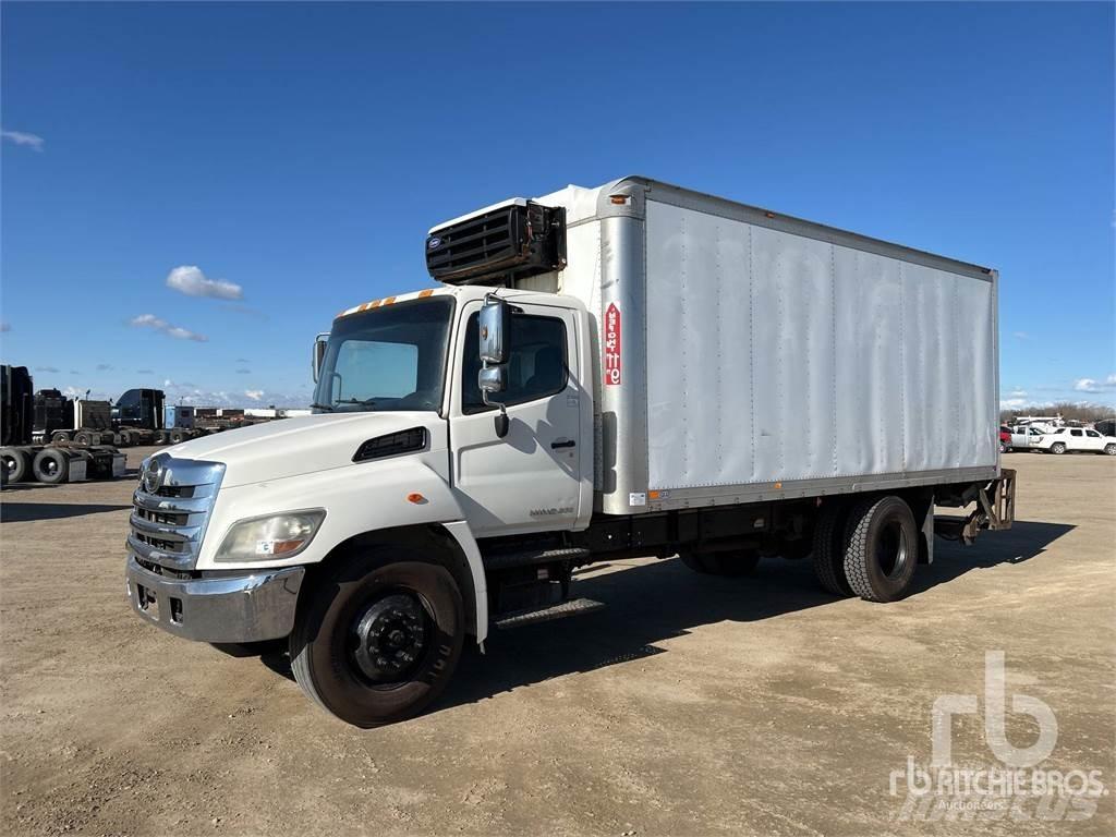 Hino 268 冷藏面包车