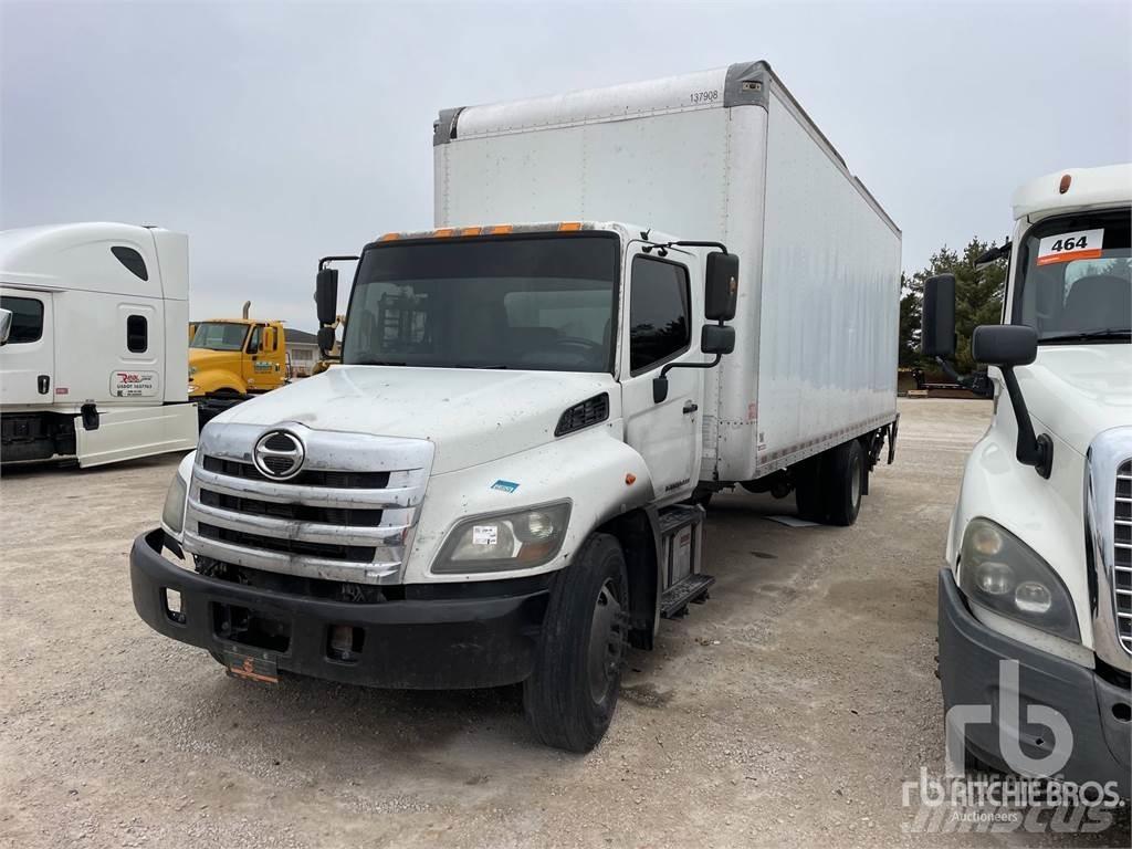 Hino 268 大型面包车