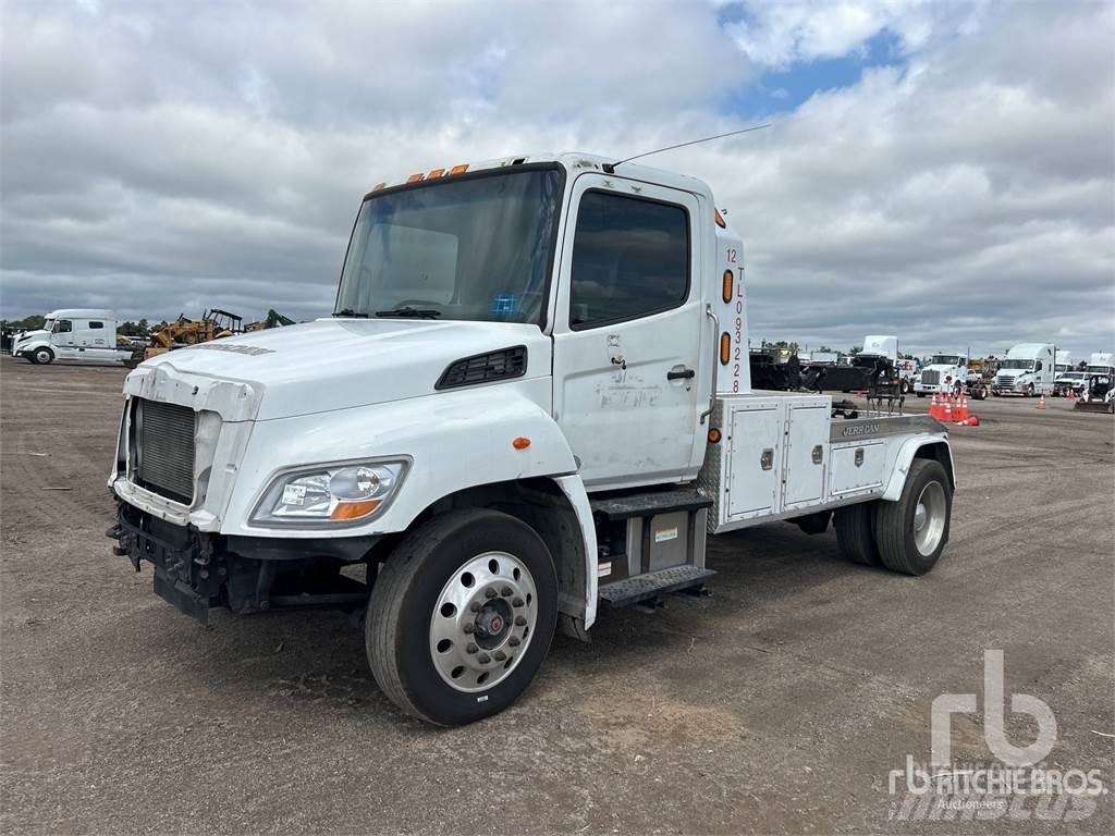 Hino 268 绞盘车