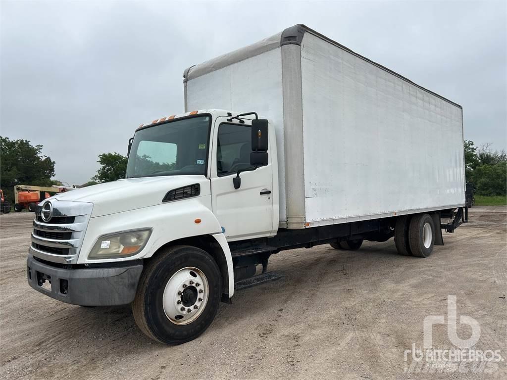 Hino 268 大型面包车