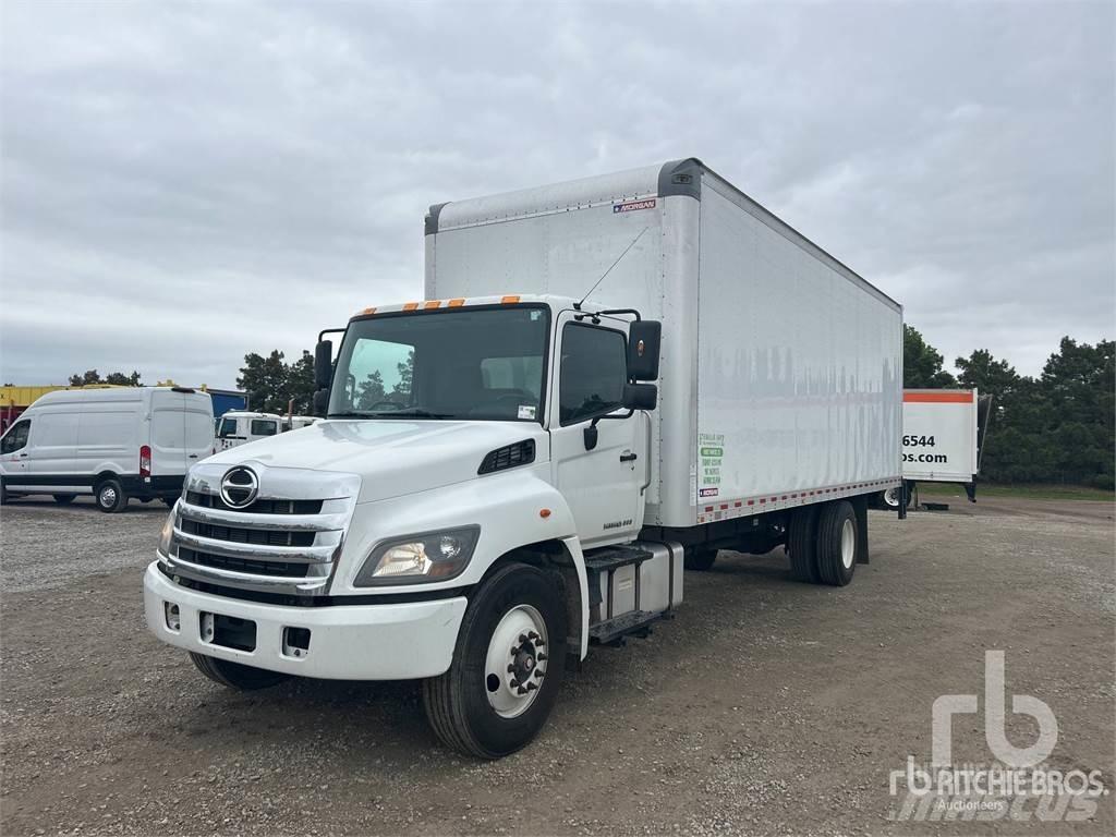 Hino 268 大型面包车