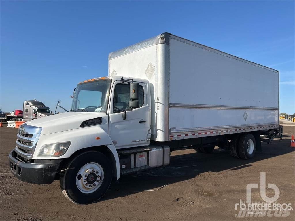 Hino 268 大型面包车