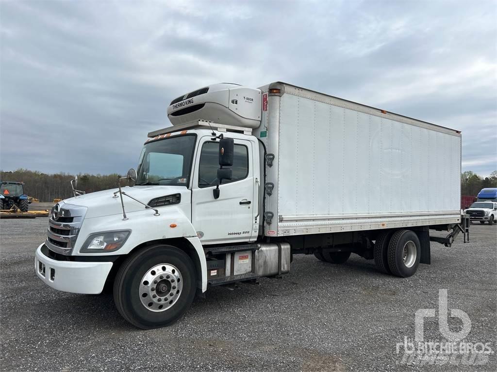 Hino 268 冷藏面包车