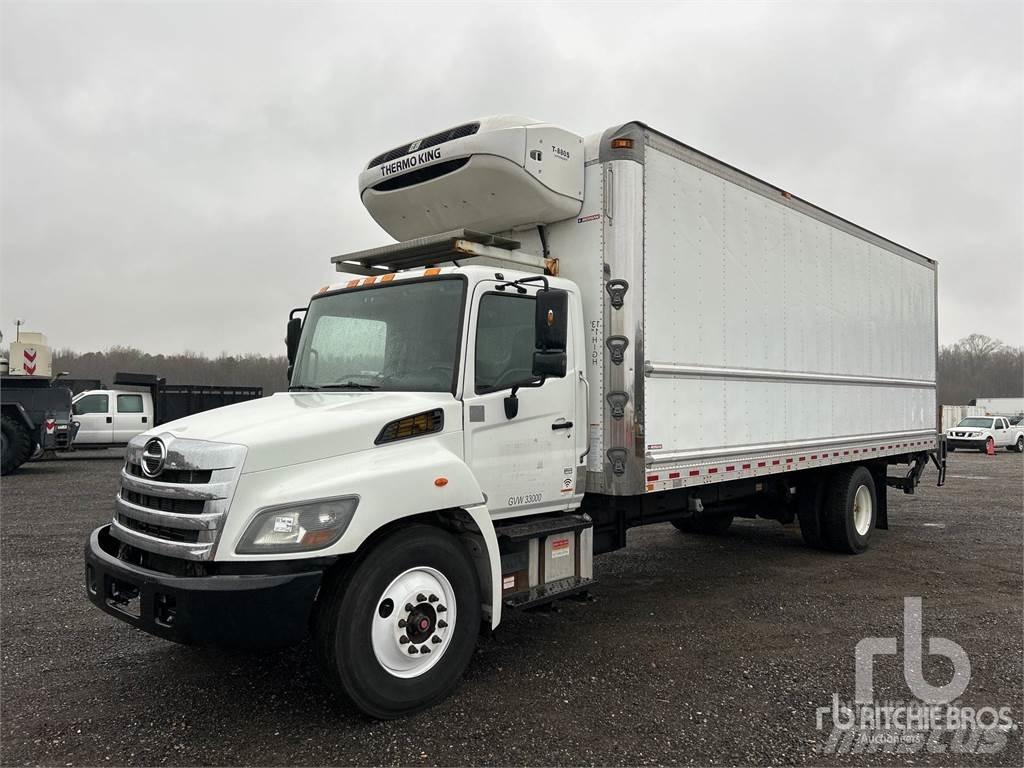 Hino 338 冷藏面包车
