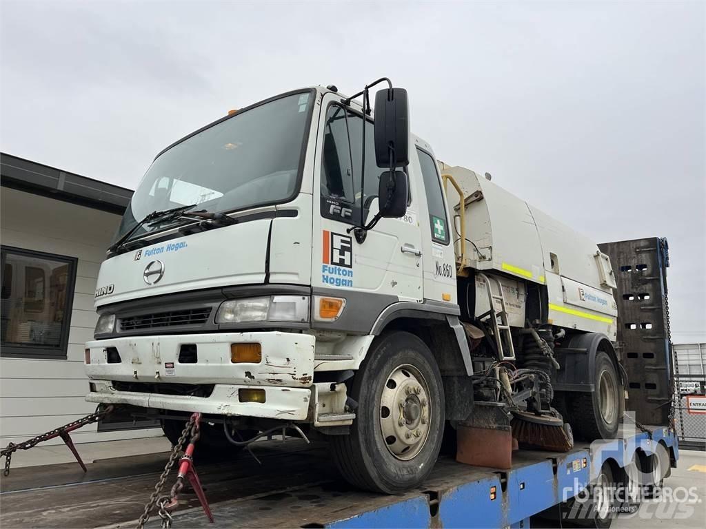 Hino FF1J 道路清扫车
