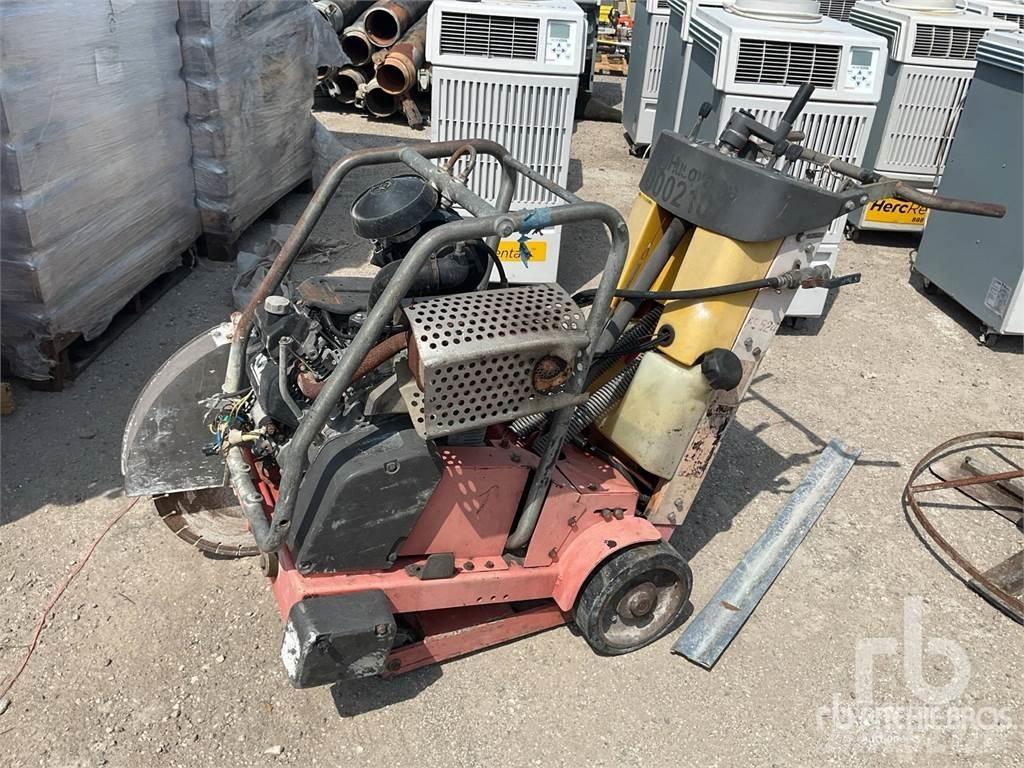 Husqvarna FS524 沥青碎石同步封层车