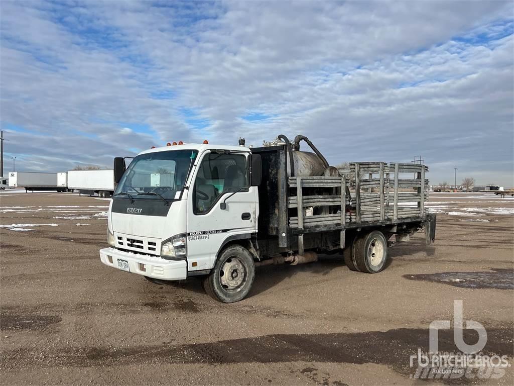 Isuzu NPR 平板栏板货车