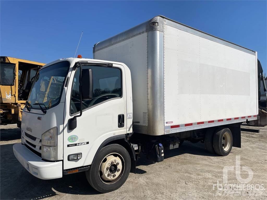 Isuzu NQR 大型面包车
