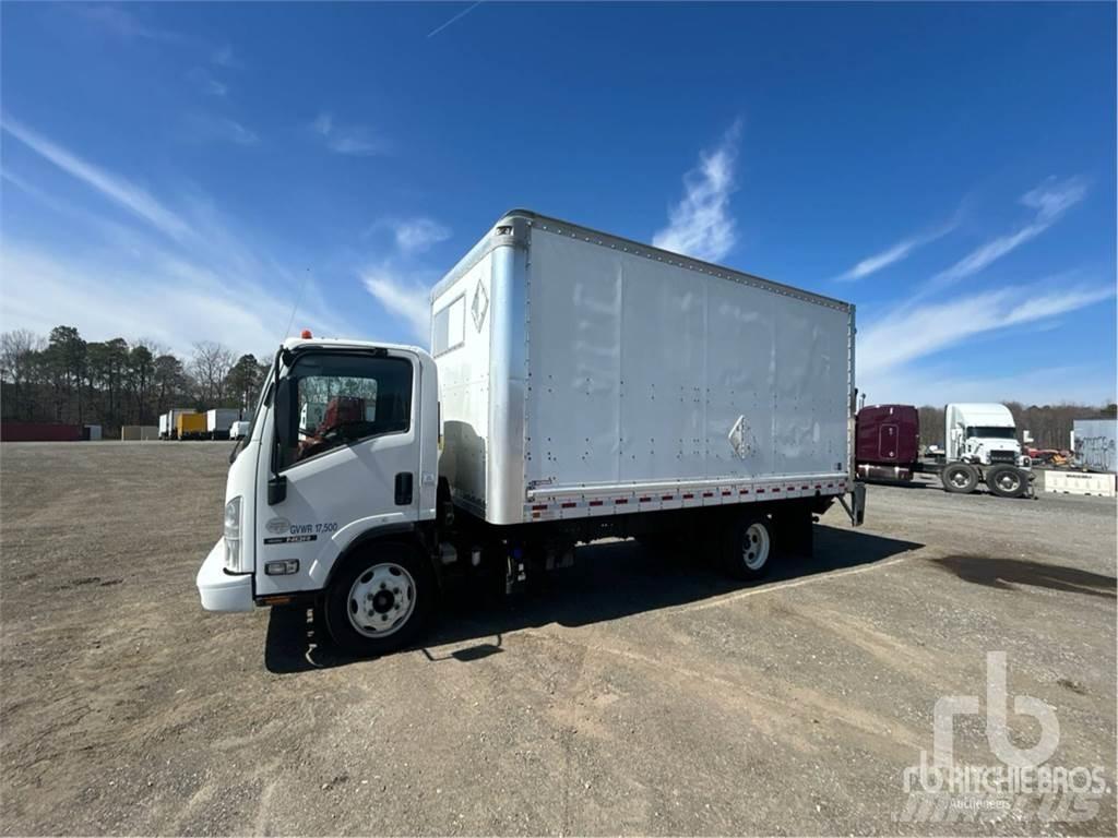 Isuzu NQR 大型面包车
