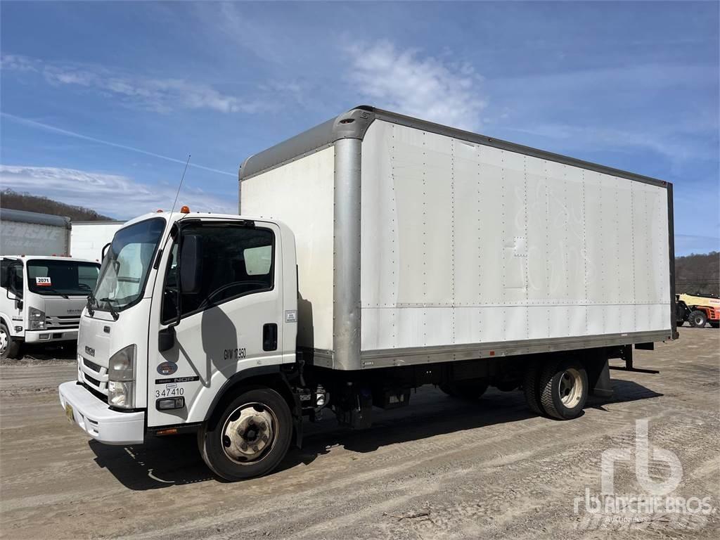 Isuzu NQR 大型面包车