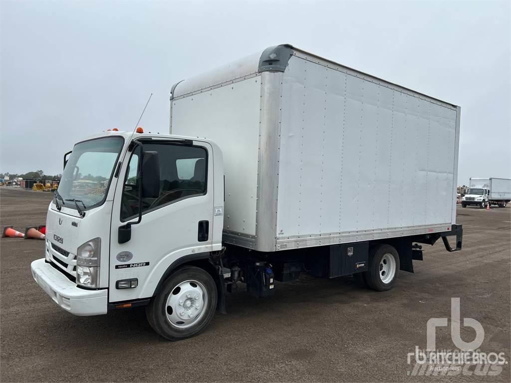 Isuzu NQR 大型面包车