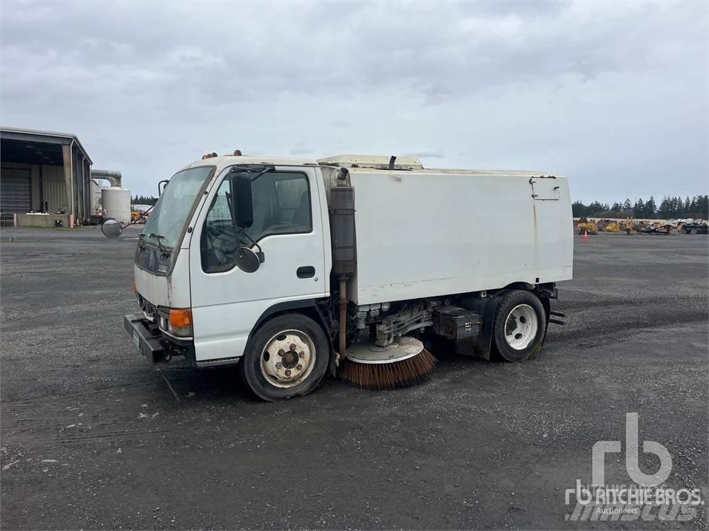 Isuzu NQR 道路清扫车