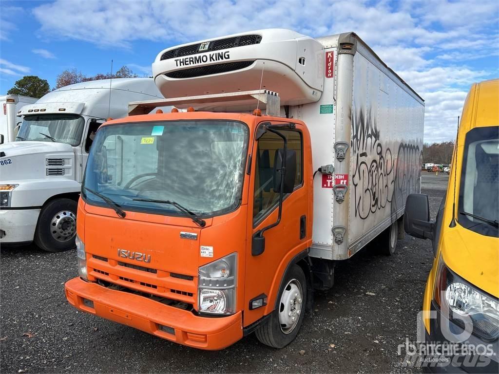 Isuzu NQR 大型面包车