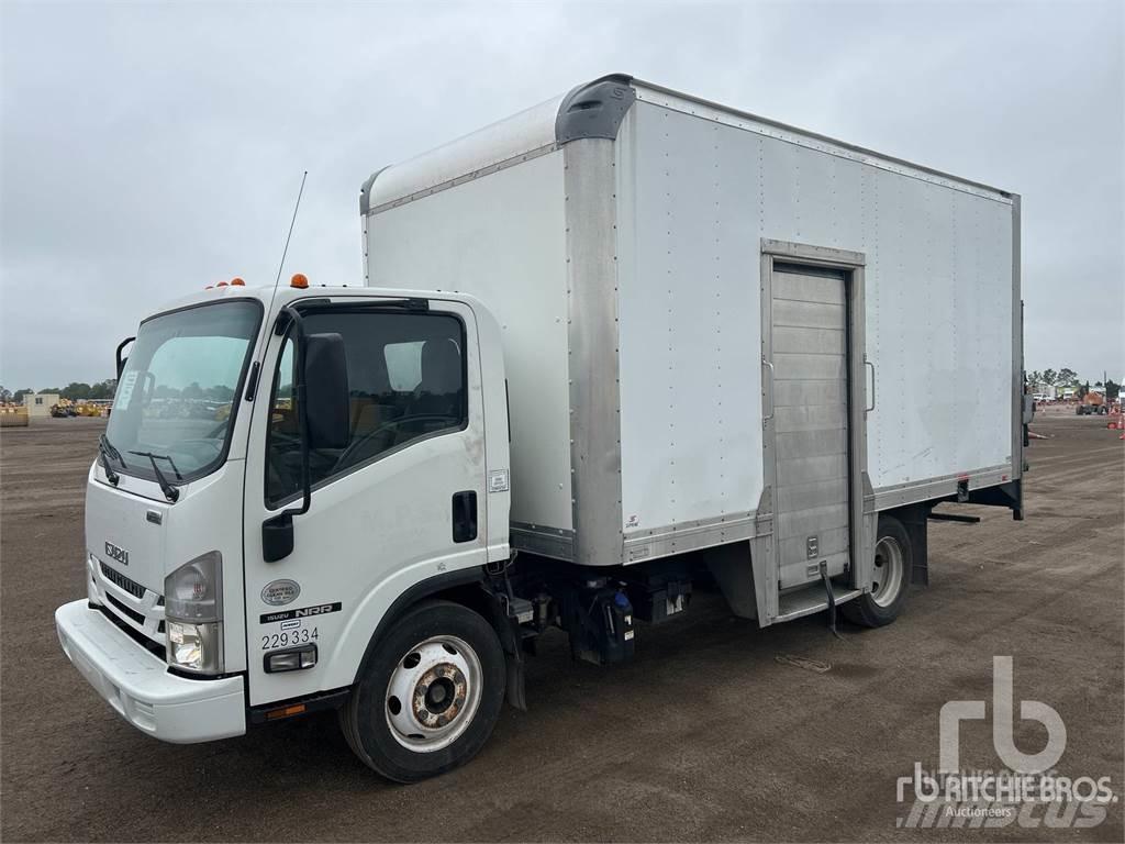 Isuzu NRR 大型面包车