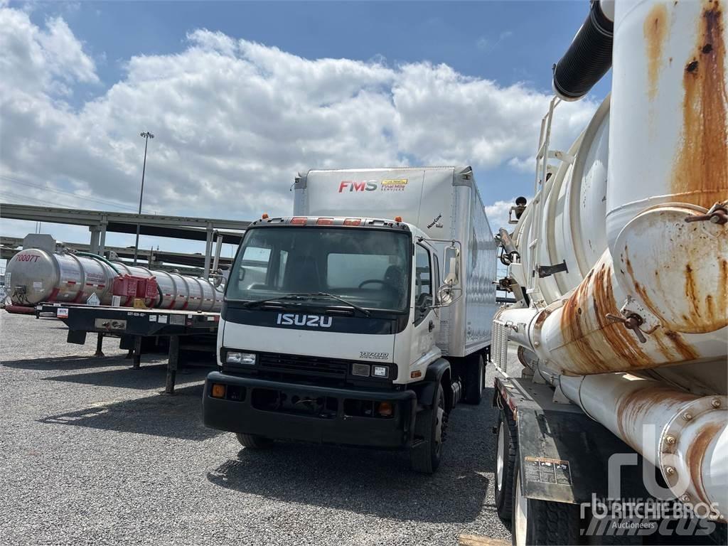 Isuzu T6F 大型面包车
