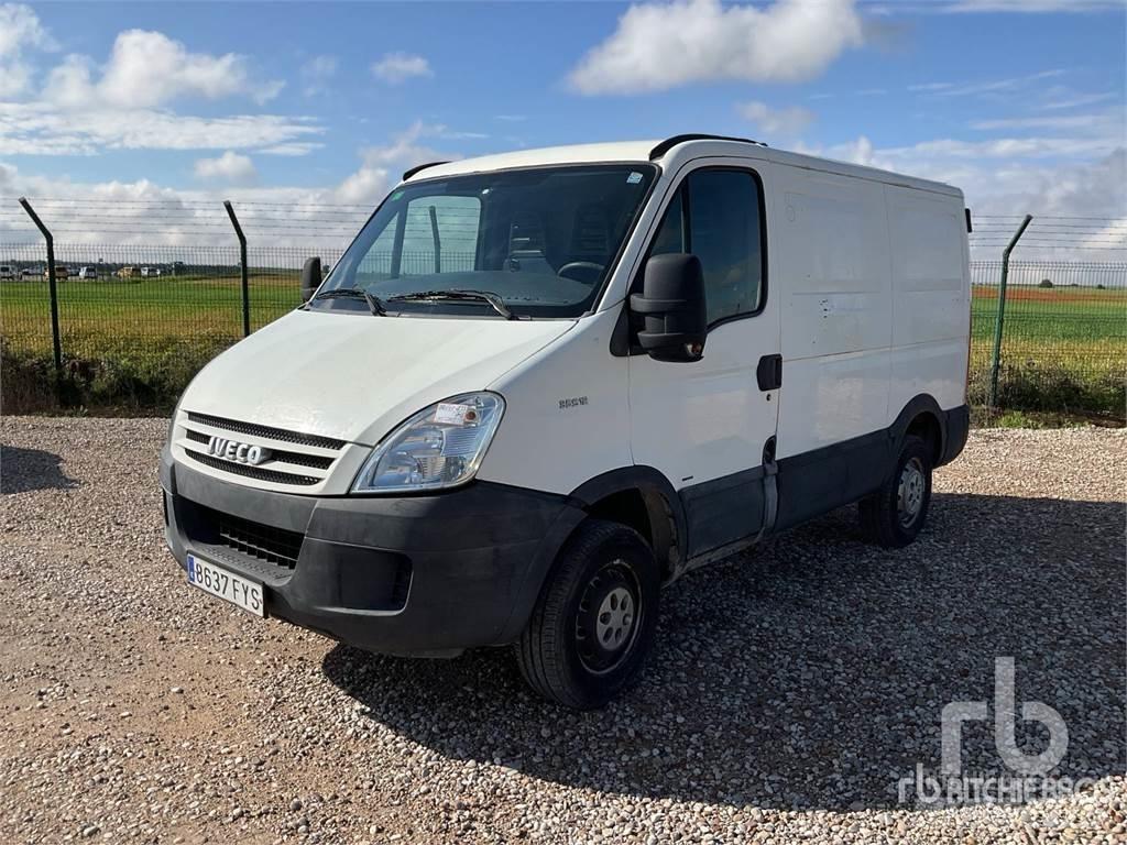 Iveco 35S10 大型面包车