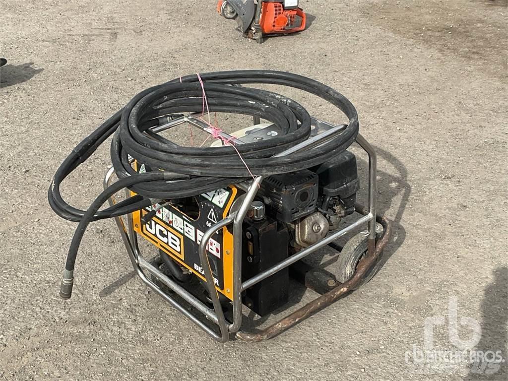 JCB BEAVER 低平板半挂车
