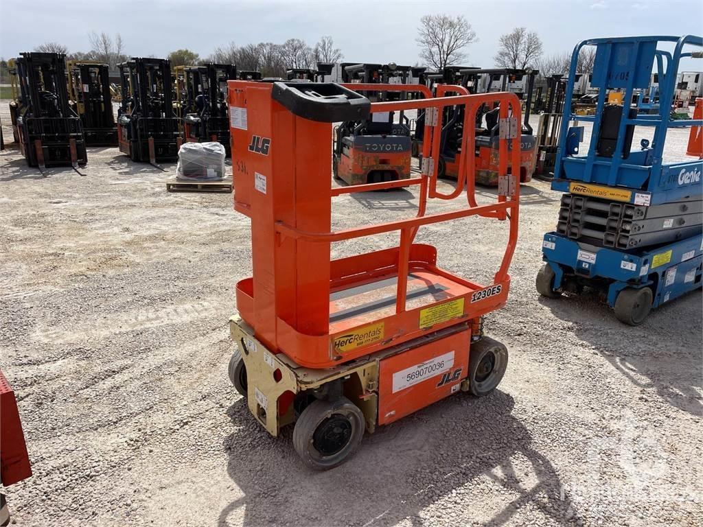 JLG 1230ES 曲臂高空工作平台