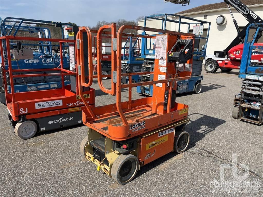 JLG 1230ES 曲臂高空工作平台