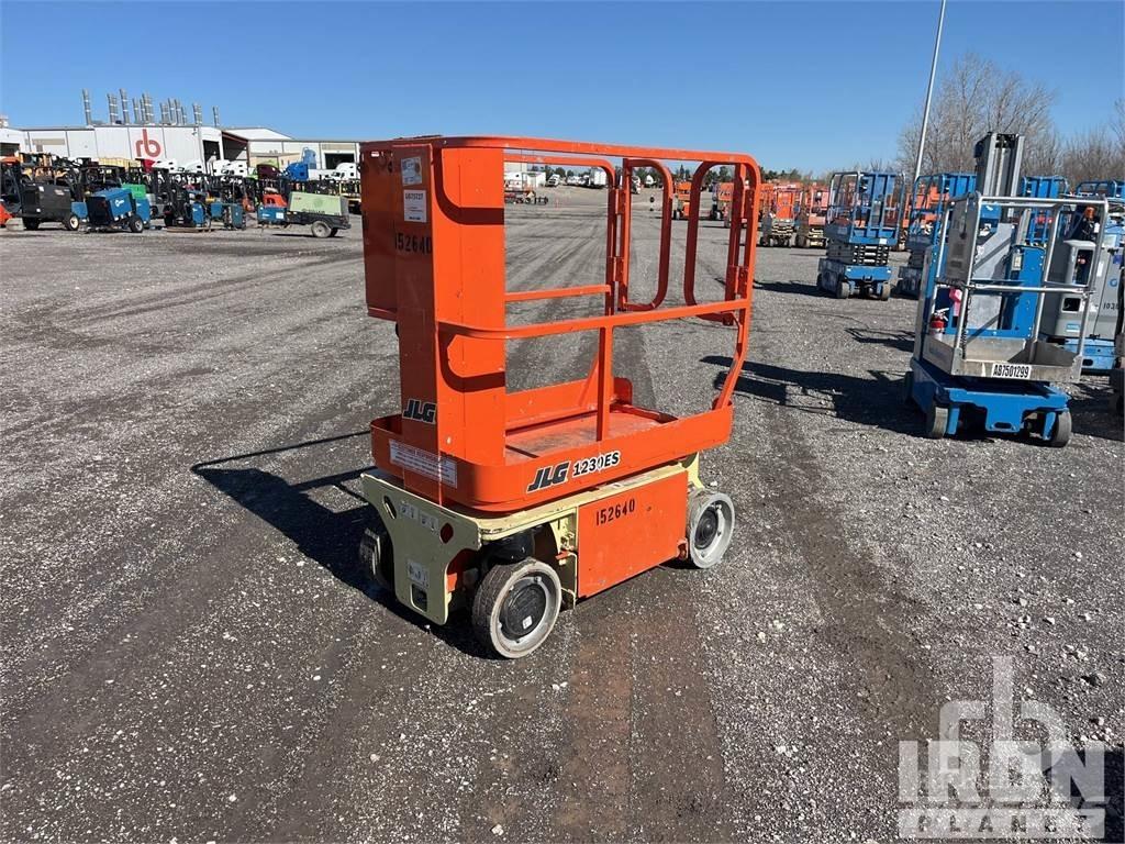 JLG 1230ES 曲臂高空工作平台