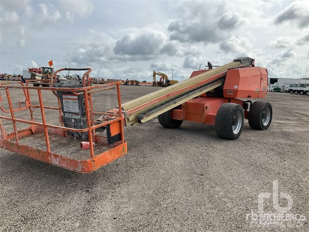 JLG 600S 曲臂高空工作平台