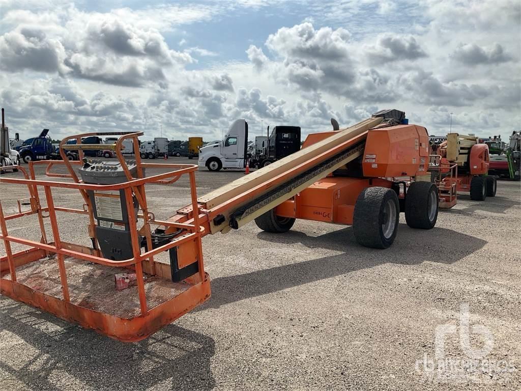 JLG 600S 曲臂高空工作平台