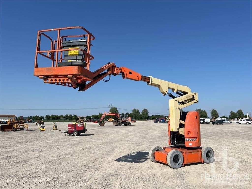 JLG E300 AJP 曲臂高空工作平台