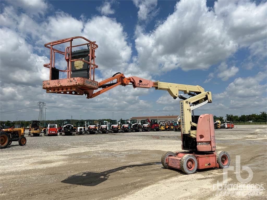 JLG E300AJP 吊车起重机、绞车吊货机和物料升降机