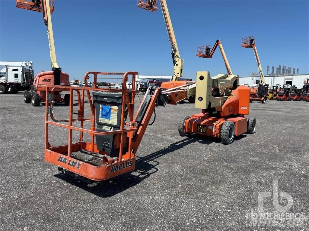 JLG E400AJPN 曲臂高空工作平台