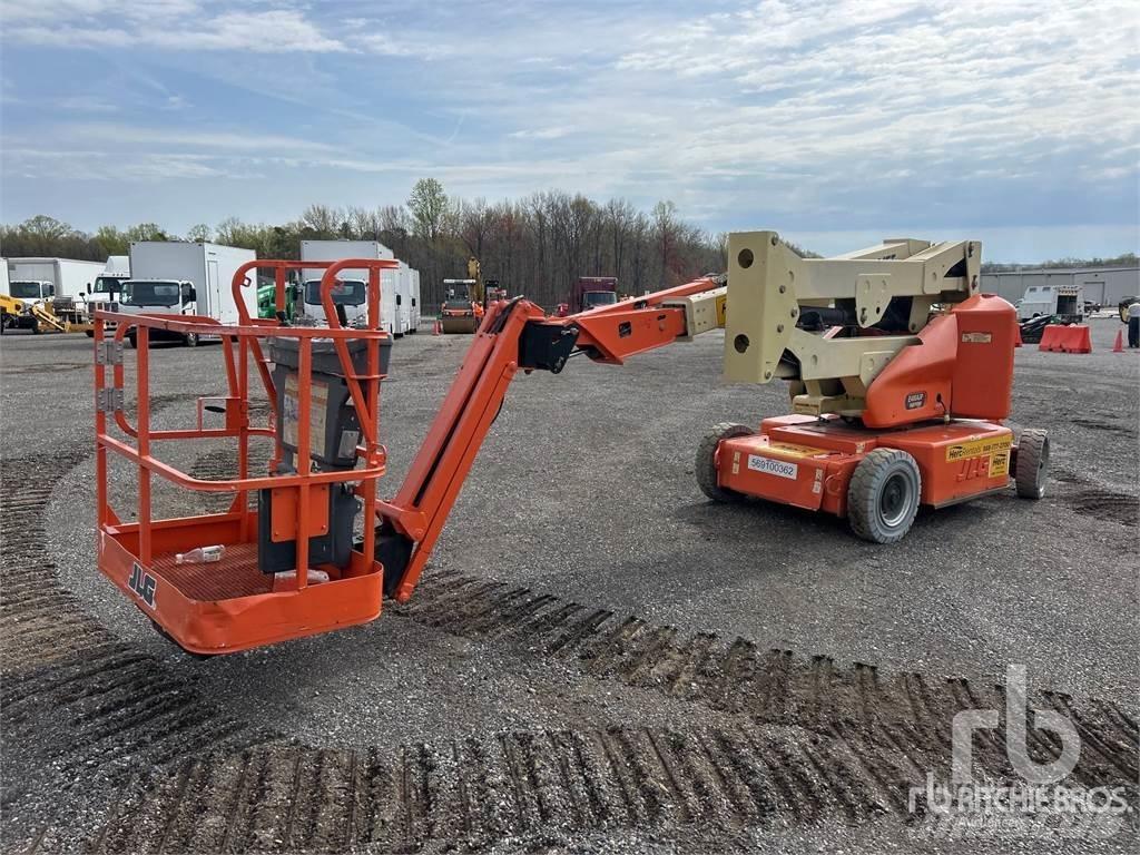 JLG E400AJPN 曲臂高空工作平台
