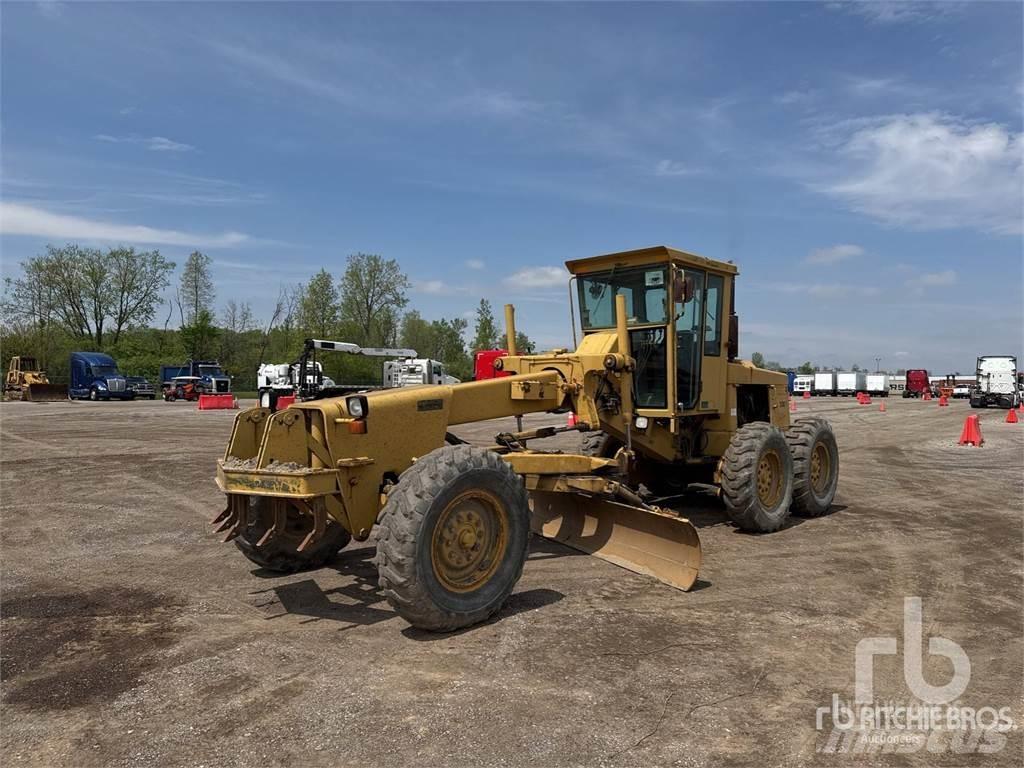 John Deere 570B 平地机/推土机