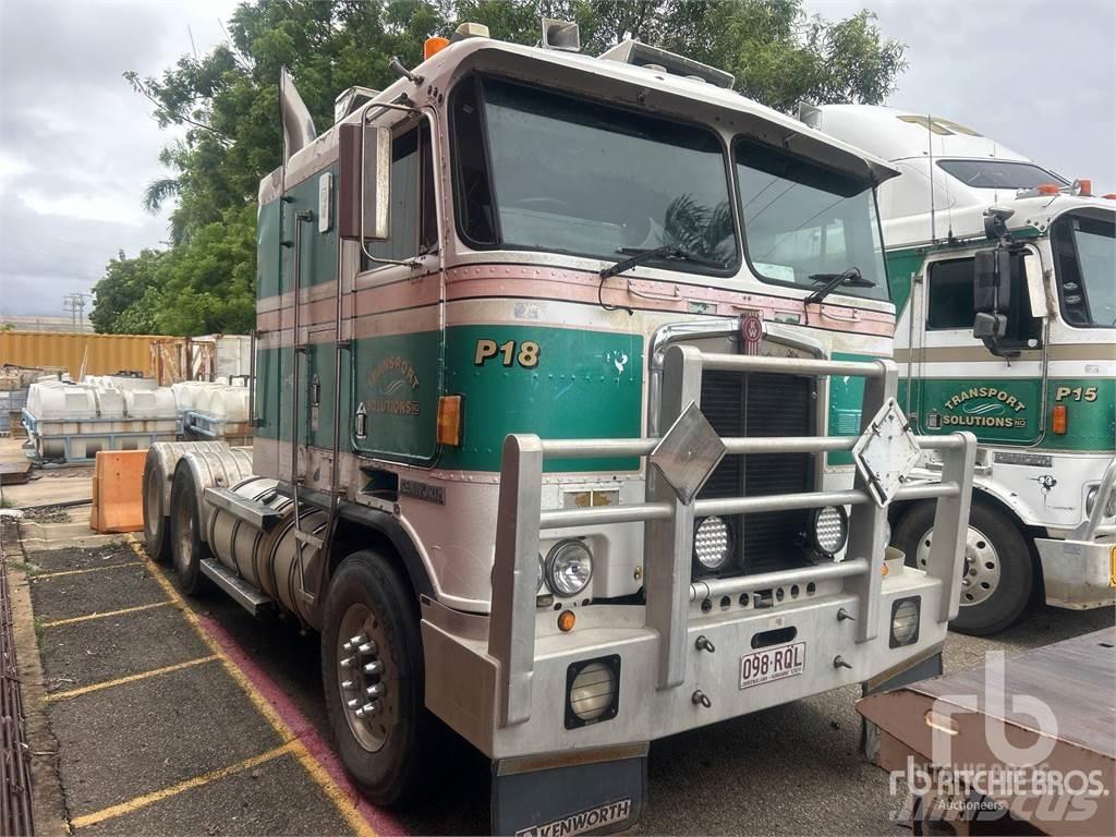 Kenworth K100E 牵引车