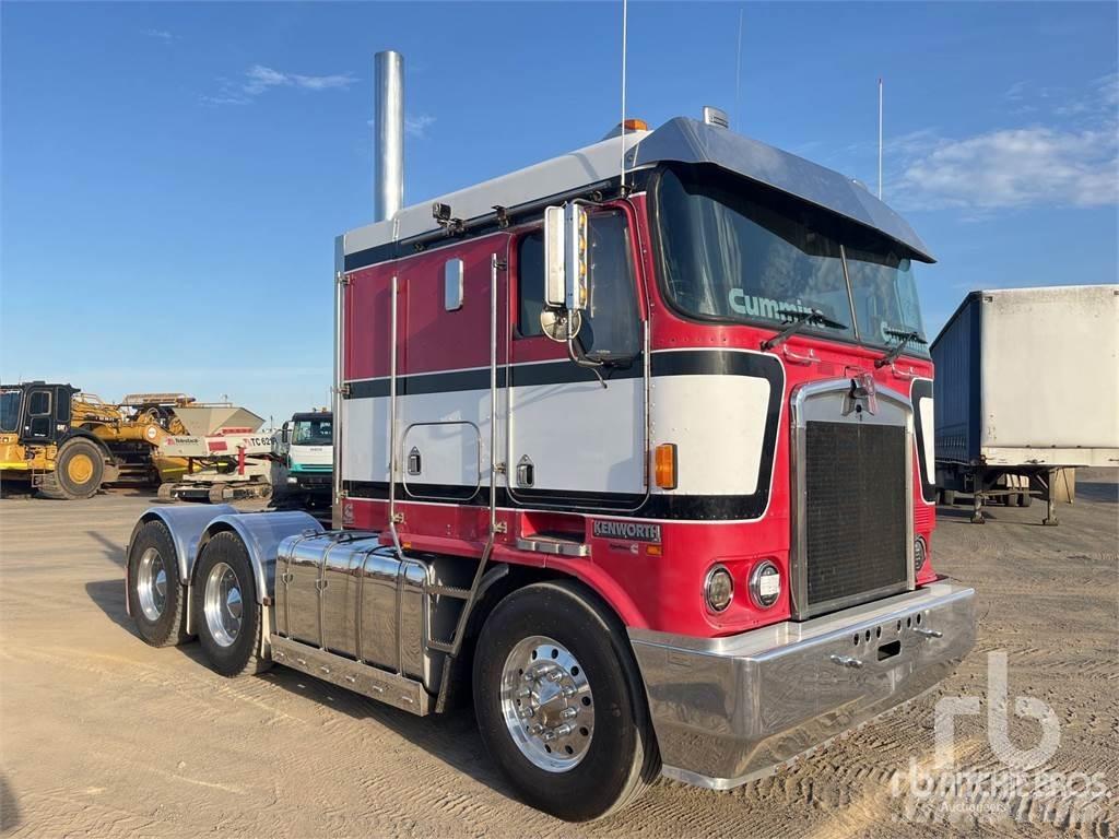 Kenworth K104 牵引车