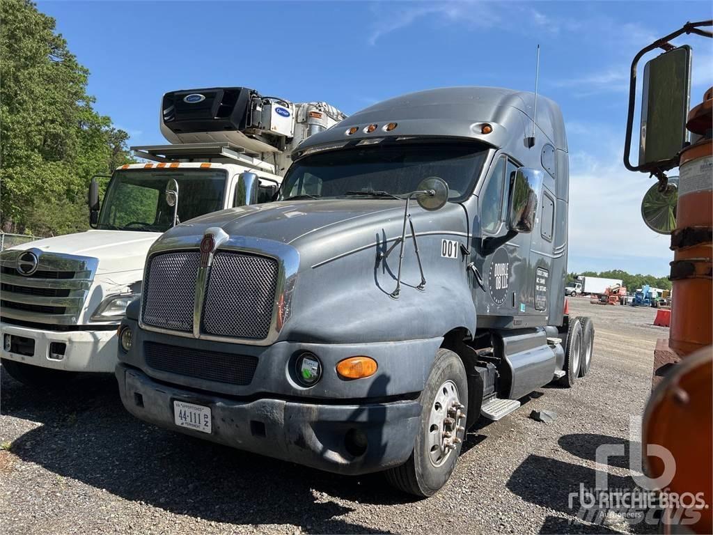 Kenworth T2000 牵引车