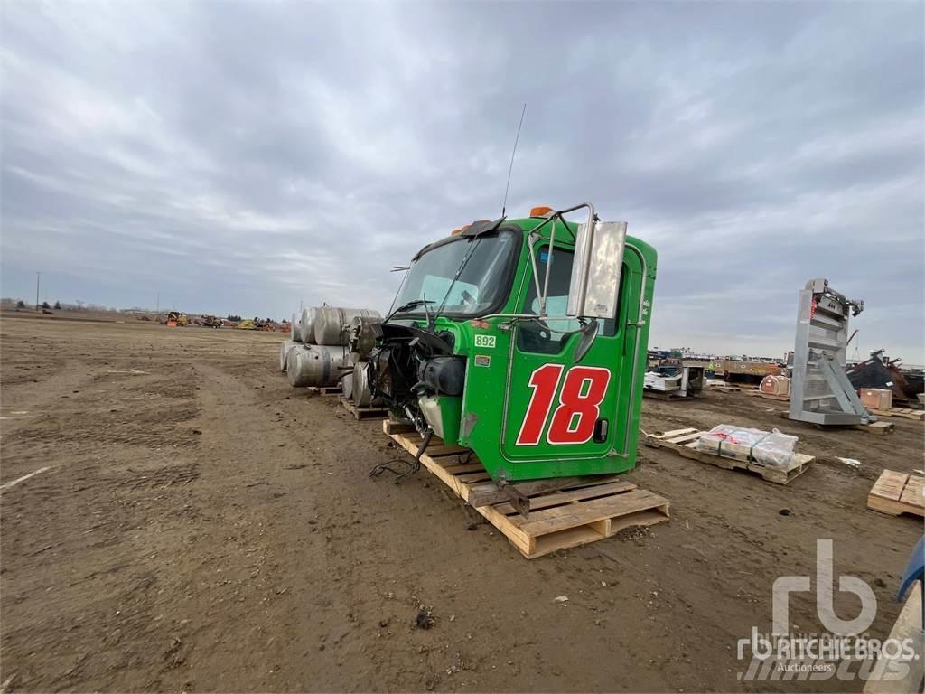 Kenworth T370 驾驶室与内部