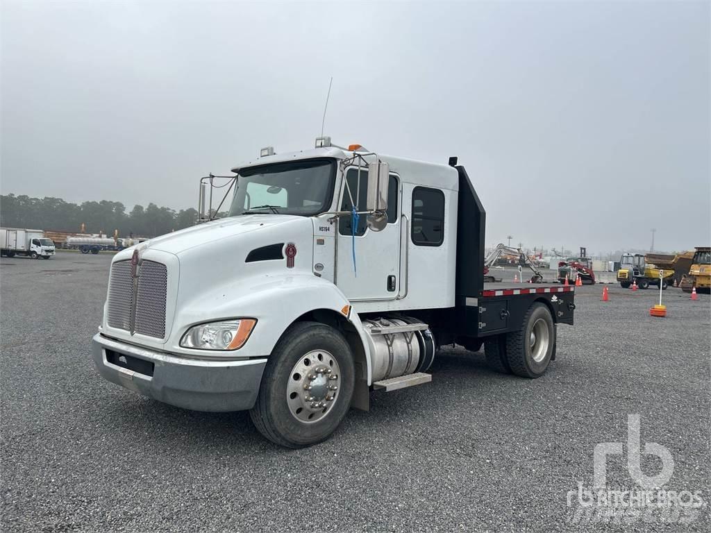 Kenworth T370 平板栏板货车