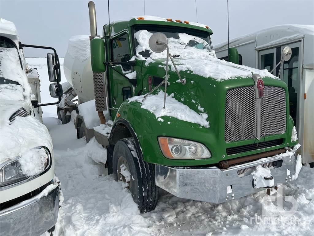 Kenworth T440 混凝土搅拌车