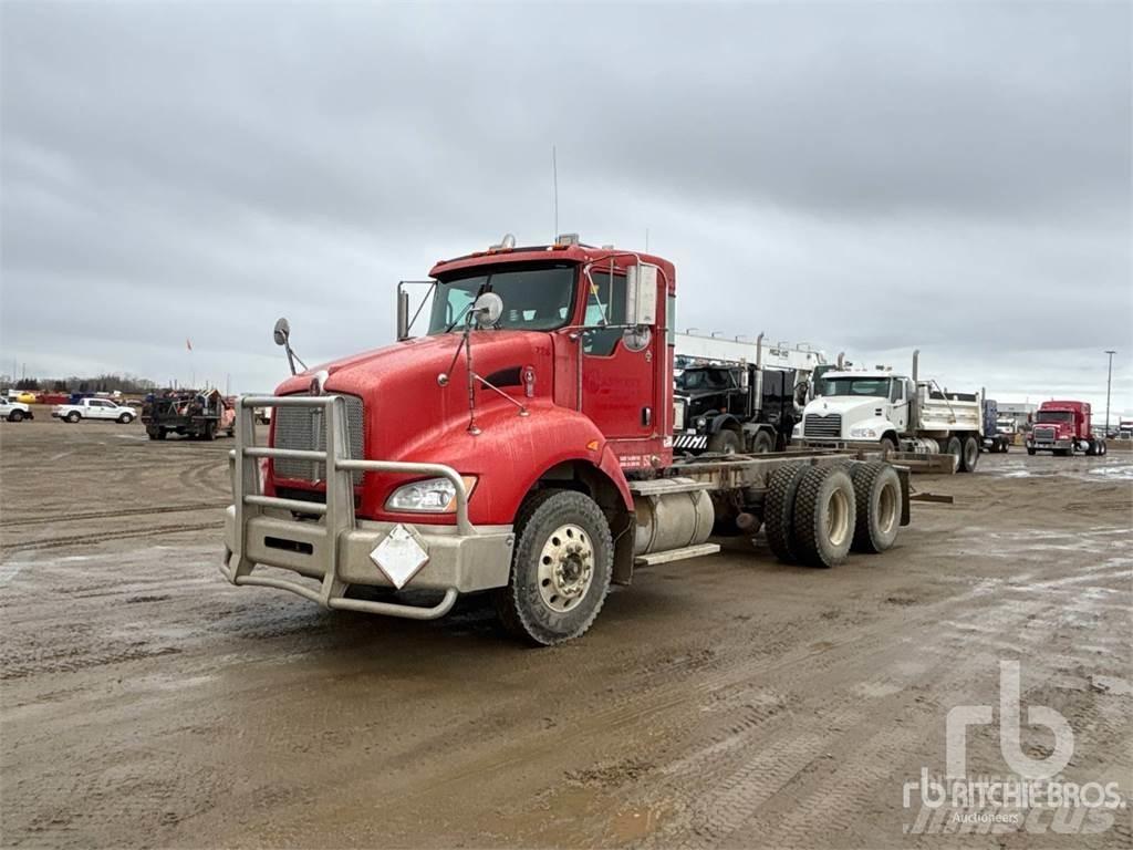 Kenworth T440 平板车
