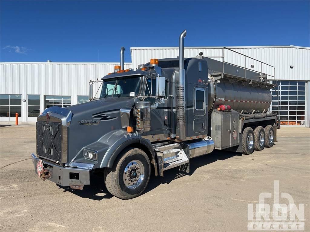 Kenworth T800 油罐车