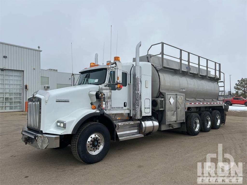 Kenworth T800 油罐车