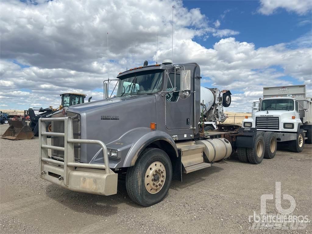 Kenworth T800 牵引车