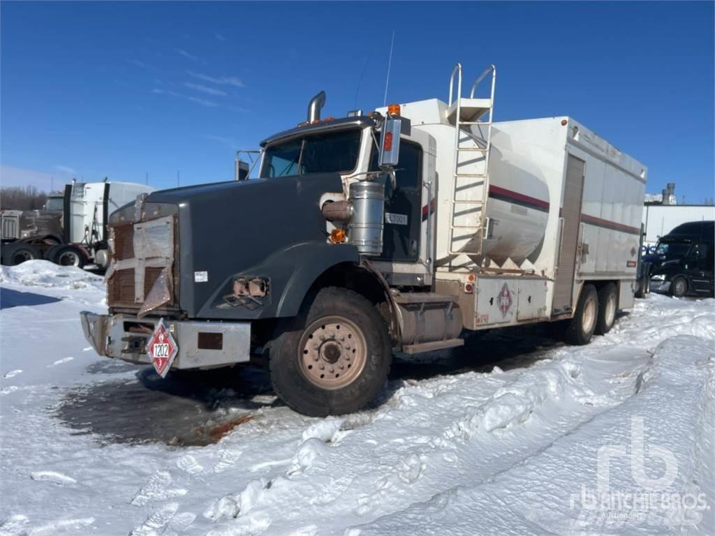 Kenworth T800 油罐车