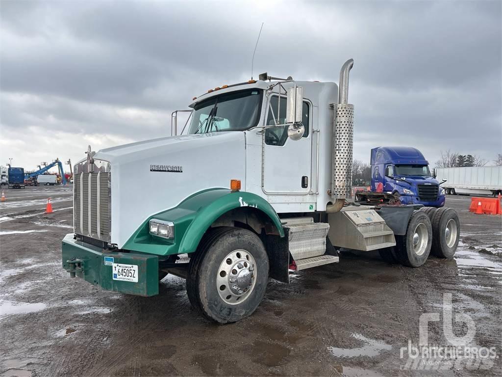 Kenworth T800 牵引车