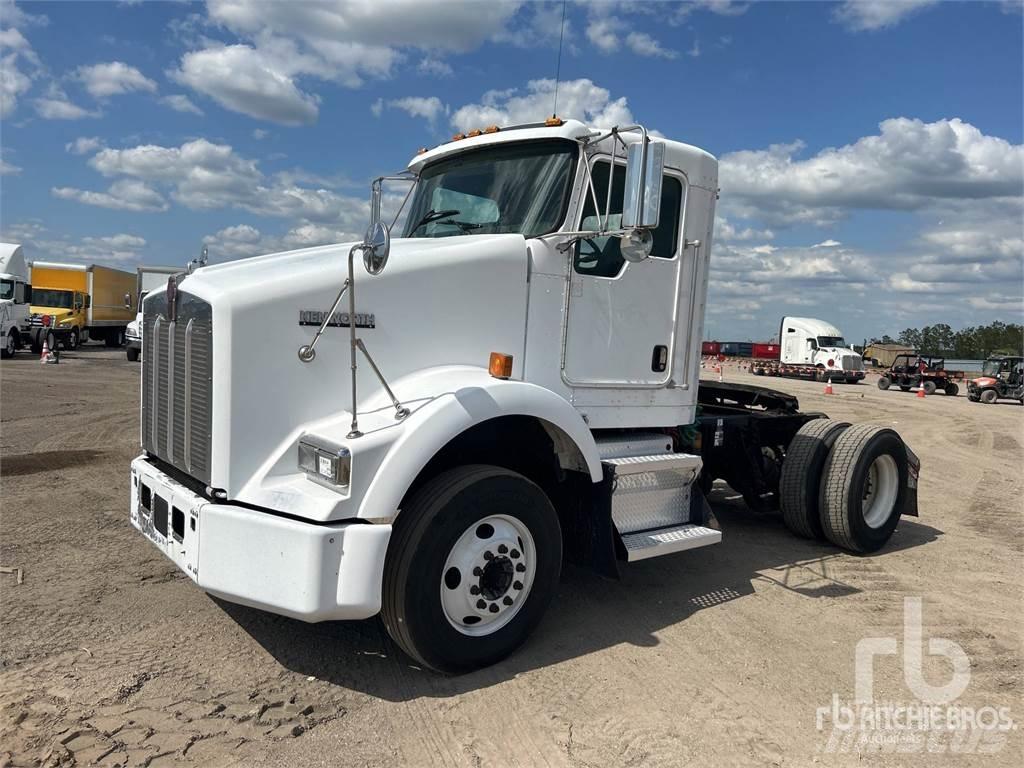 Kenworth T800 牵引车